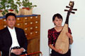 Zhang Liman és Liu Yi hagyományos kínai hangszereken játszik