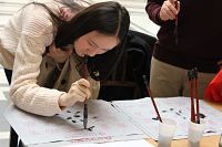 Kalligráfia foglalkozás az ELTE Konfuciusz Intézetben