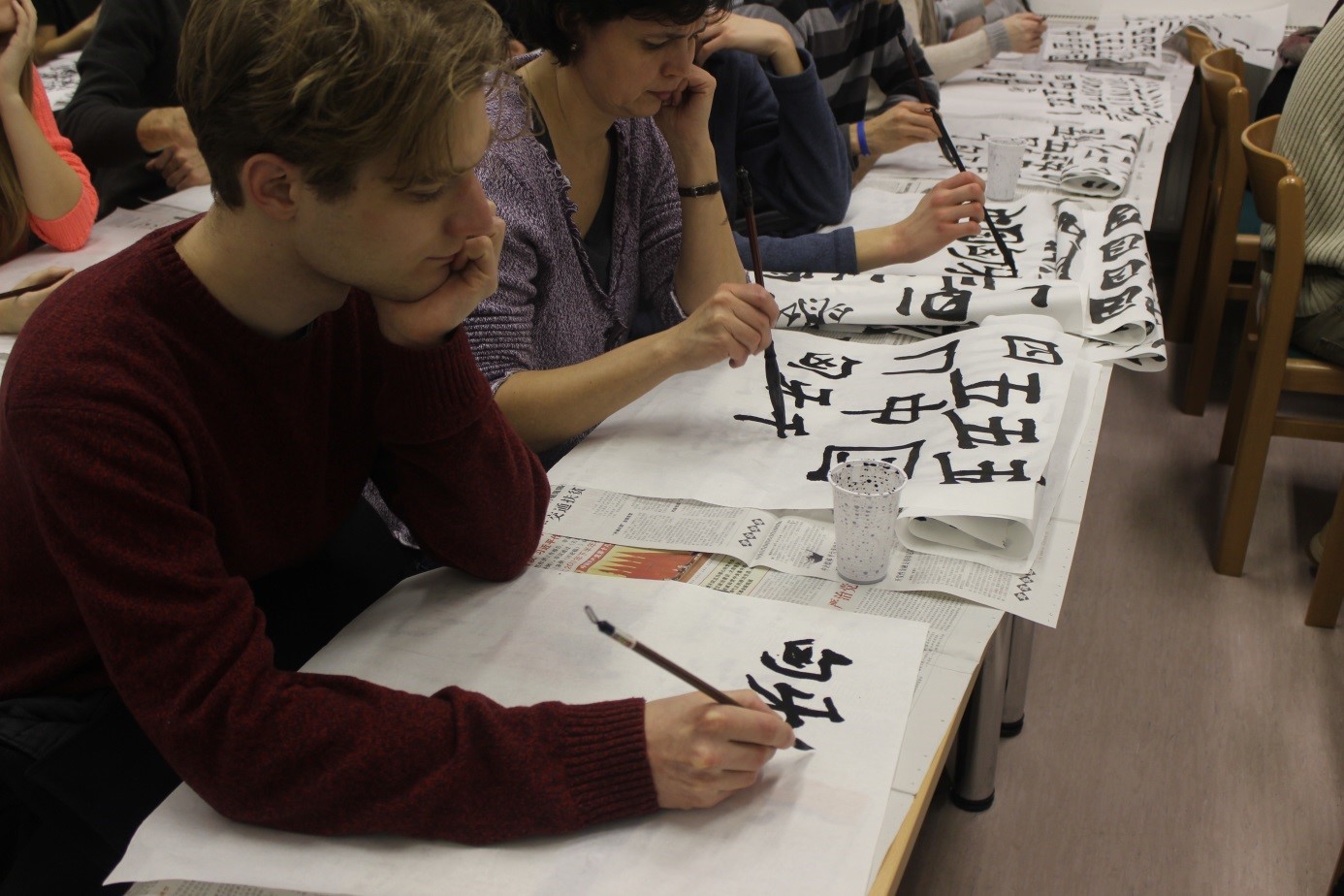 Ingyenes kalligráfia foglalkozás az ELTE Konfuciusz Intézetben